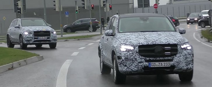 Triple Sighting: 2019 Mercedes GLE Convoy Shows Narrow Taillights, New Cockpit