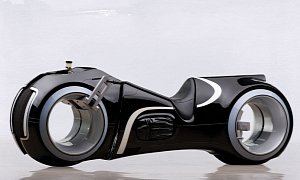 Tron: Legacy Electric Replica Doubles the Wildest Expectations, Fetches $77,000