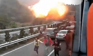 Truck Carrying LPG Explodes on Chinese Highway