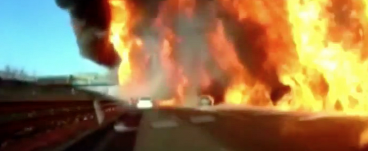 Fire engulfs Chinese highway
