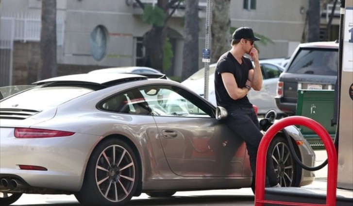 True Blood Actor Alexander Skarsgard Seen With His Porsche 911 