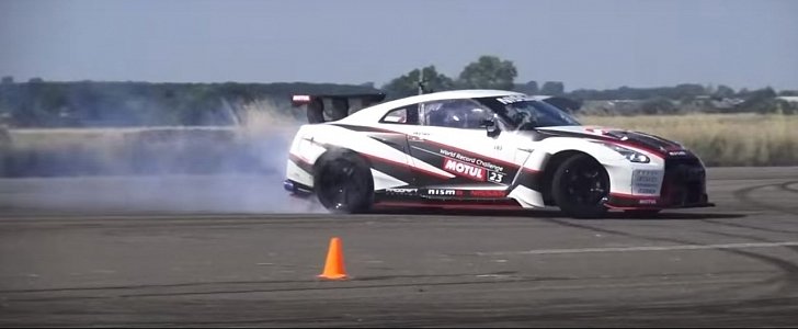 1,390 HP Nissan GT-R World Record Drift Car in action