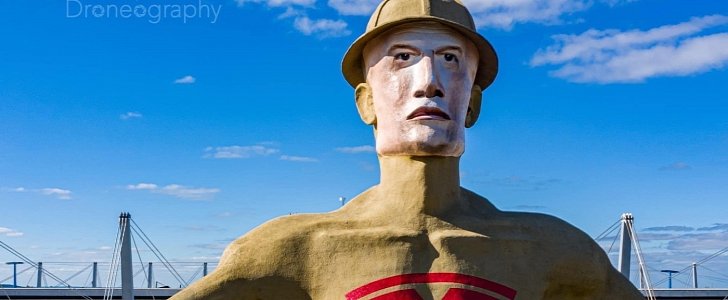 Tulsa's Golden Driller gets temporary cosmetic work to look like Elon Musk