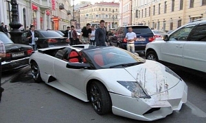 Tuned Lamborghini Murcielago Crashes into 5 Cars in Russia