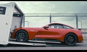 TVR Griffith Sounds Absolutely Amazing At the Castle Combe Circuit