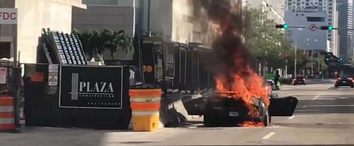 Twin Turbo Lamborghini Gallardo burning in Miami
