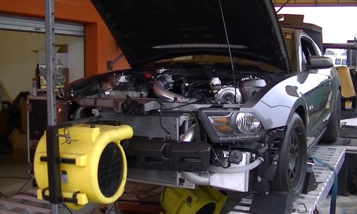 Twin-turbo Ford Mustang GT on Dyno