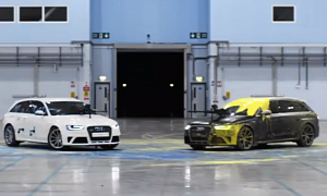 Two Audi RS4 Combine Drifting and Paintball