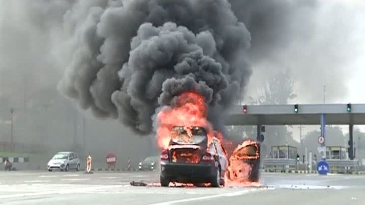 Car burning on A2 highway