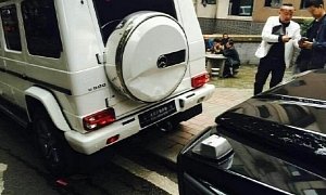 Two Mercedes-Benz G500 Crash In China, Create Automotive Yin And Yang