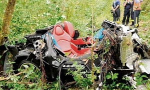 Two Mercedes-Benz Test Drivers Killed in McLaren SLR Crash
