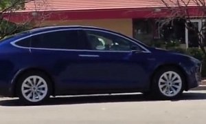 Two Model X Crossovers Spotted at a Supercharger, They Look Ready to Meet Buyers
