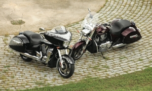 Victory Motorcycles Launches 2010 Cross Country and Cross Roads