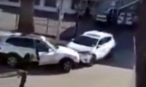 Two Woman Drivers Get into a Parking Lot Brawl, Things Escalate Quickly