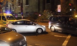 Uber And Taxi Drivers Block Path of Responding Ambulance to Fight