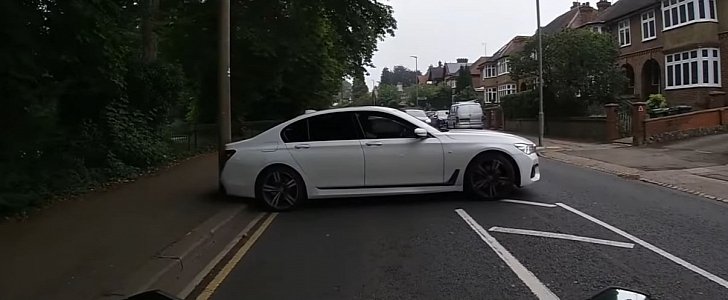 UK Driver Smacks BMW 7 Series into Pole While Doing U-Turn
