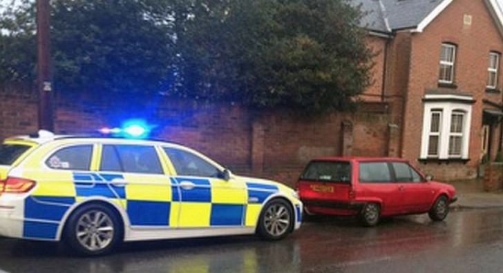 Police stopped British Driver for splashing pedestrians