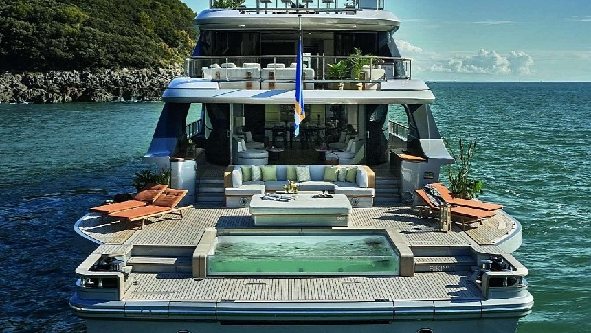 Oreos is one of the most recent Benetti Oasis 40M superyachts