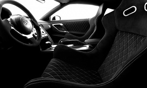 Umbrella Auto Plays With the Nissan GT-R's Interior
