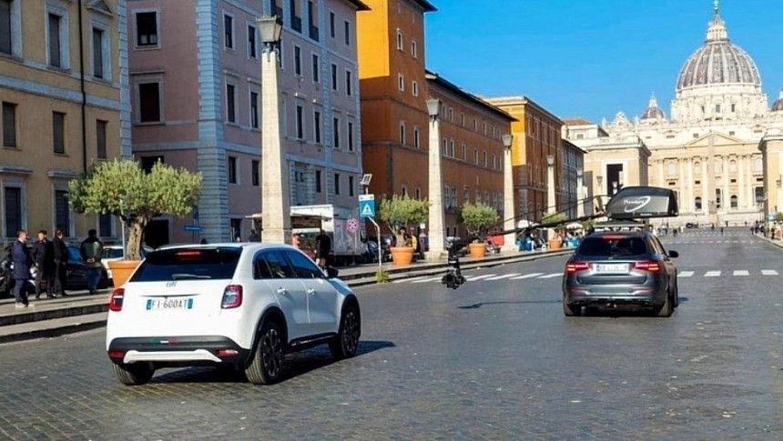 2024 Fiat 600 video shoot on Via della Conciliazione