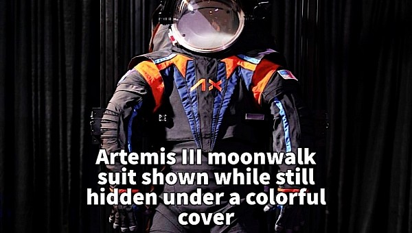 Axiom Artemis III spacesuit