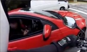 Undercover Cop Hunts Drivers Using their Phones in Traffic, Kills them with Politeness