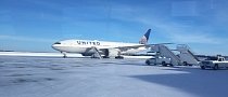 United Airlines Flight Makes Emergency Landing in Canada, is Stuck For 16 Hours