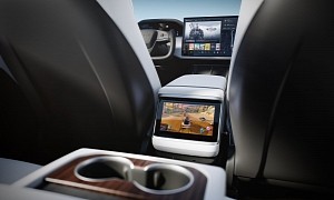 Unsafe Feature: Tesla Drivers Can Play Video Games on the Car's Screen Even While Driving