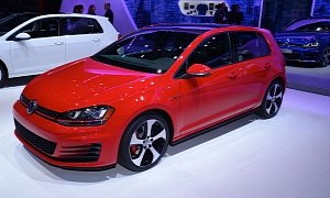 Updates 2015 VW Jetta Joins New Golf GTI and R in New York <span>· Live Photos</span>
