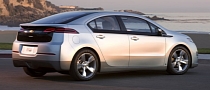 US Sales of Plug-In Hybrids Rising - EVs Not So Much