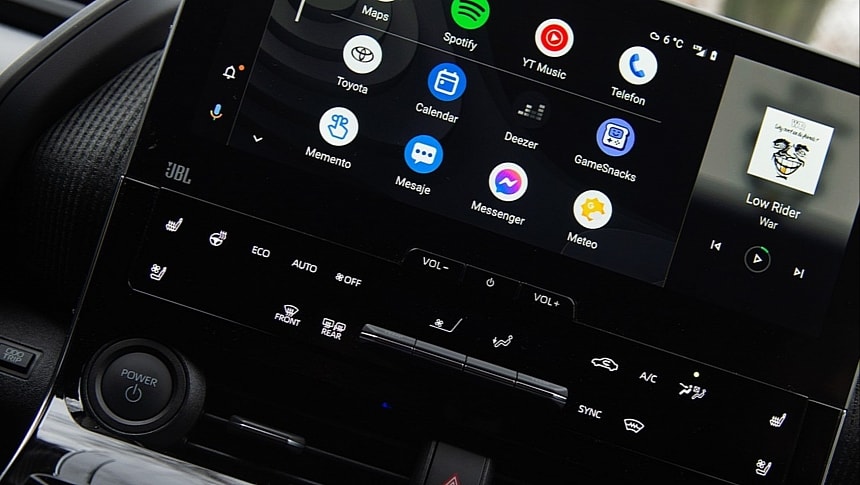 Using Android Auto with a Samsung phone is a major challenge