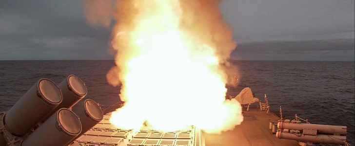USS Ross launches a SM-2 missile against a sea skimming target