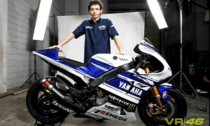 Valentino Rossi Shows His 2014 Yamaha YZR-M1