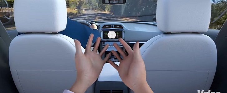 Valeo Voyage XR allows you to "teletransport" your loved ones on board of your car