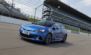 Vauxhall Astra VXR to Be Launched at Rockingham with Track Day Event