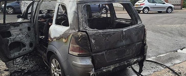 Burnt down Vauxhall Zafira