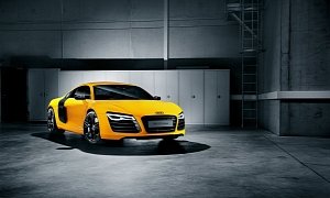 Vegas Yellow Audi R8 V10 Plus with Carbon Inserts