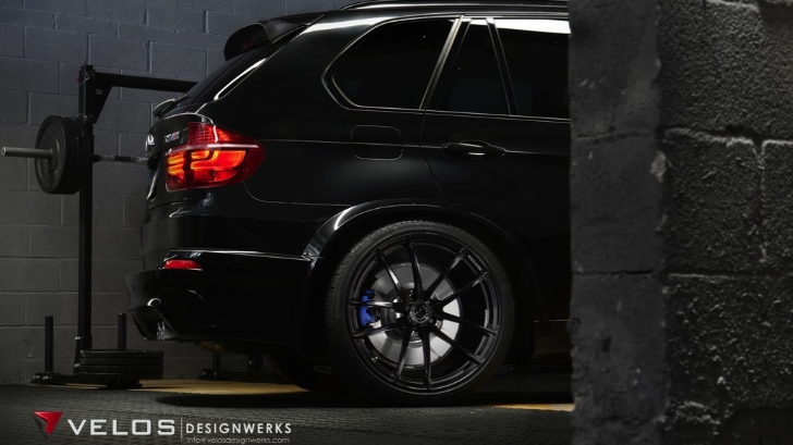 Velos Designwerks BMW X5 M