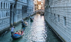 Venice Gondolas Will Carry Fewer Passengers Because Tourists Are Getting Fatter