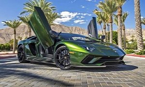 Verde Ermes Lamborghini Aventador S Looks Like a Flawless Gem