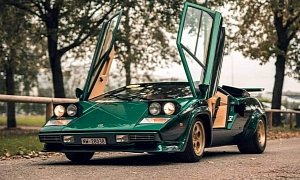 Verde Pino Lamborghini Countach with Gold Wheels Shows Immaculate Spec