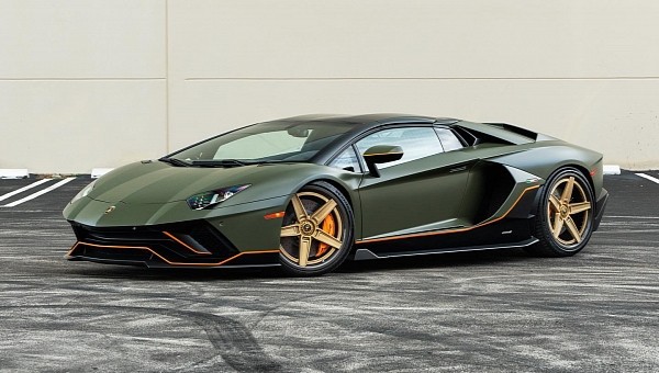 Lambo Aventador Ultimae Roadster on ANRKY Wheels by Wheels Boutique