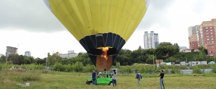 VAZ Oka turned hot air balloon nacelle