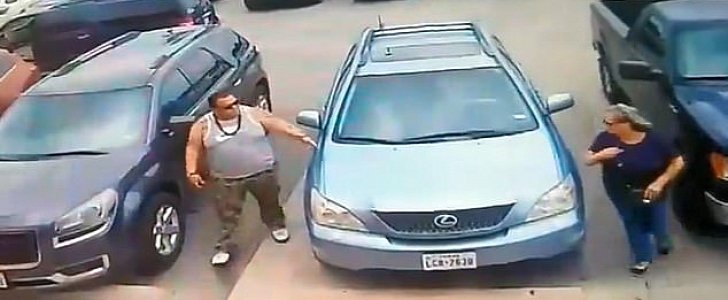 Altercation over parking space in Texas turns incredibly violent