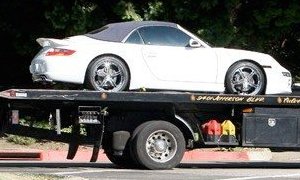 Victoria Beckham’s Porsche 911 Turbo Breaks Down