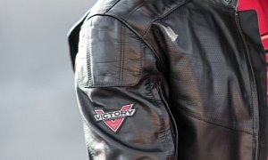Victory Puts Out New Jacket And Winter Gloves for 2017