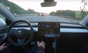 Video of Full Self-Diving Tesla Shows How Boring the Entire Experience Can Be