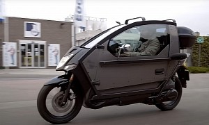 Video Reveals Questionably Safe DIY Project in Action – "Futuristic Motorcycle"