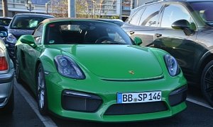 Viper Green 2016 Porsche Boxster Spyder Is a Nod to Retro 911s