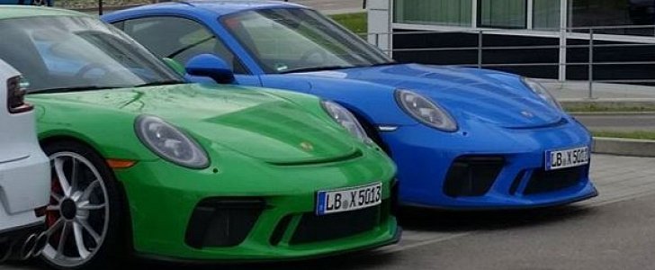 Viper Green and Voodoo Blue 2018 Porsche 911 GT3 